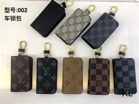 gucci キーケース スマートキー入る